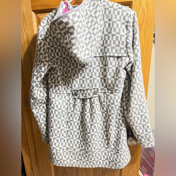Gray and Cream Patterned Coat - Picture 4 of 4